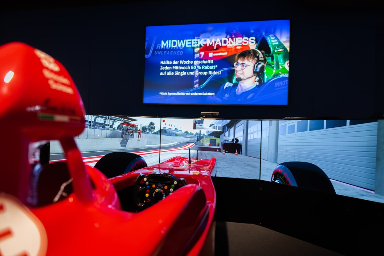 Digital Signage Racing Dank Multimedia Installation gibt's Racing Unleashed für alle! | screenpro